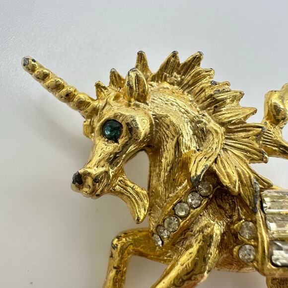 Sphinx vintage gold plated clear green rhinestones unicorn figural brooch pin - Picture 4 of 8